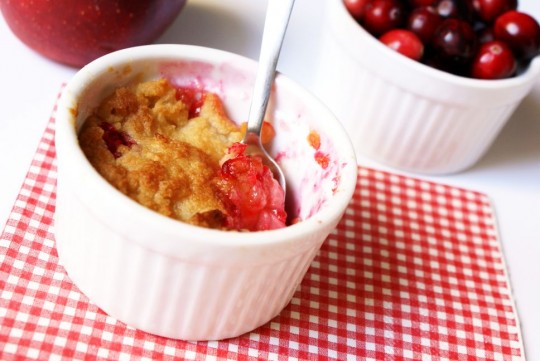 Crumble z jabłkami i żurawiną