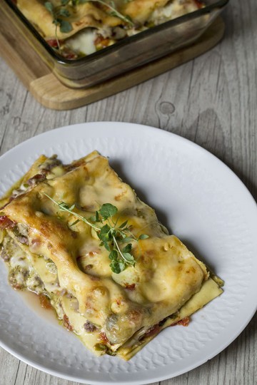 Lasagne z mięsem i pesto