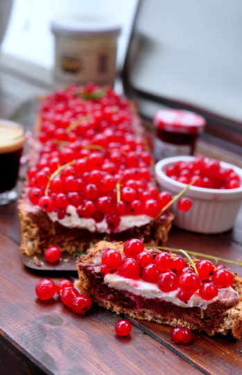 tarta czekoladowa z orzechami nerkowców